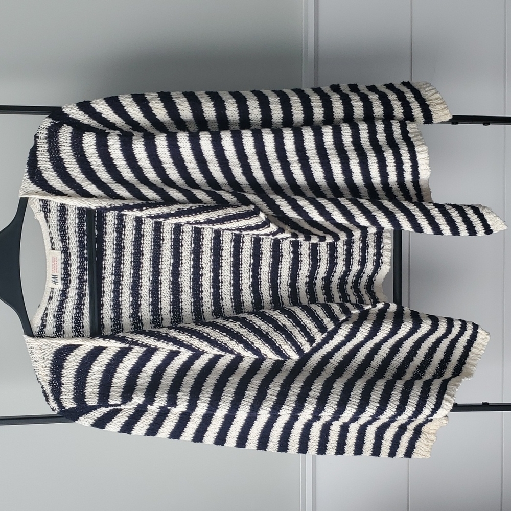 Kids H&M cardigan sweater Size 10-12Y